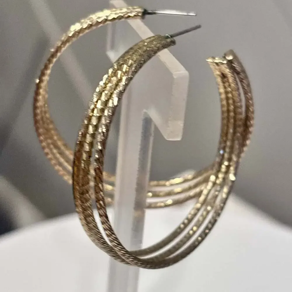Unbranded silver tone